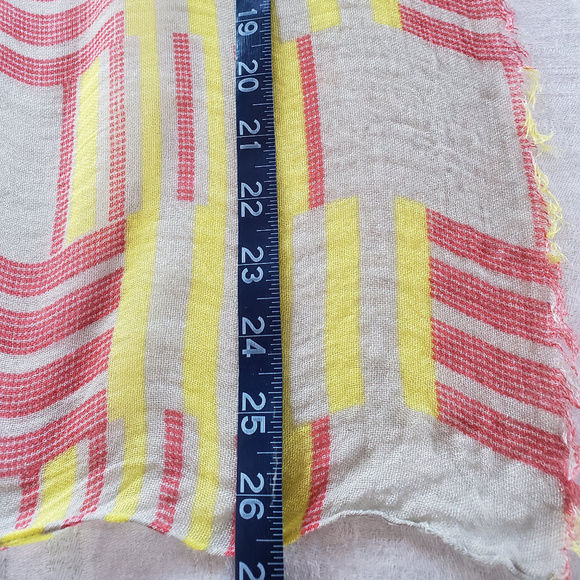 Levi's Scarf Wrap Geometric Soft Gauzy red yellow - Picture 8 of 8